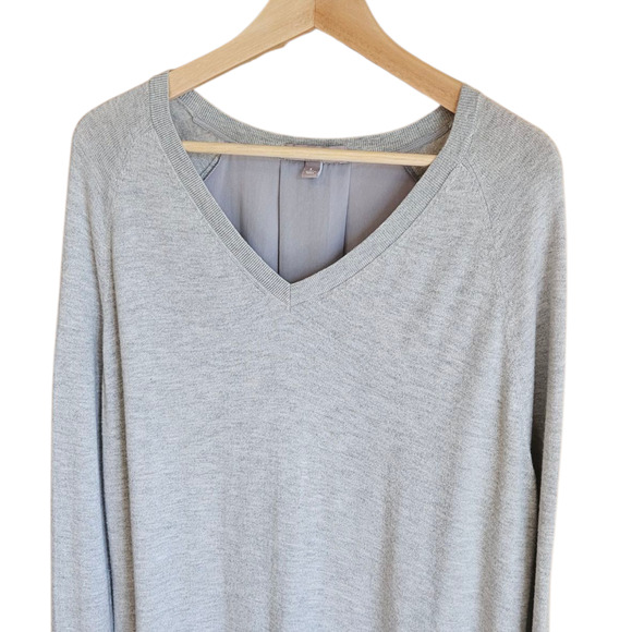 Banana Republic Sweater Shirt VNeck Merino Wool Blend Grey Women's Large - Picture 2 of 8